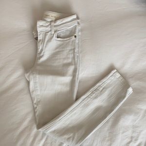pilcro white skinny/straight jeans 26